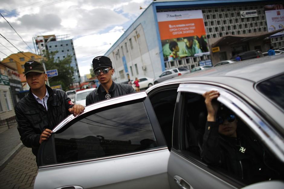 Фотография: Монгольские неонацисты переименовались в защитников окружающей среды №13 - BigPicture.ru