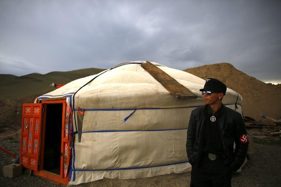 Фотография: Монгольские неонацисты переименовались в защитников окружающей среды №21 - BigPicture.ru