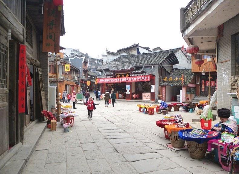 Фотография: Фэнхуан – один из самых красивых городков Китая №20 - BigPicture.ru