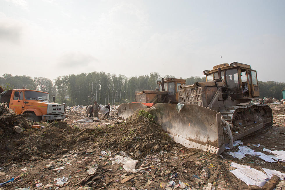 Фотография: Сваливаем: Репортаж с крупнейшей в Новосибирске свалки мусора №9 - BigPicture.ru