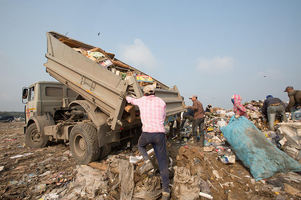 Фотография: Сваливаем: Репортаж с крупнейшей в Новосибирске свалки мусора №10 - BigPicture.ru