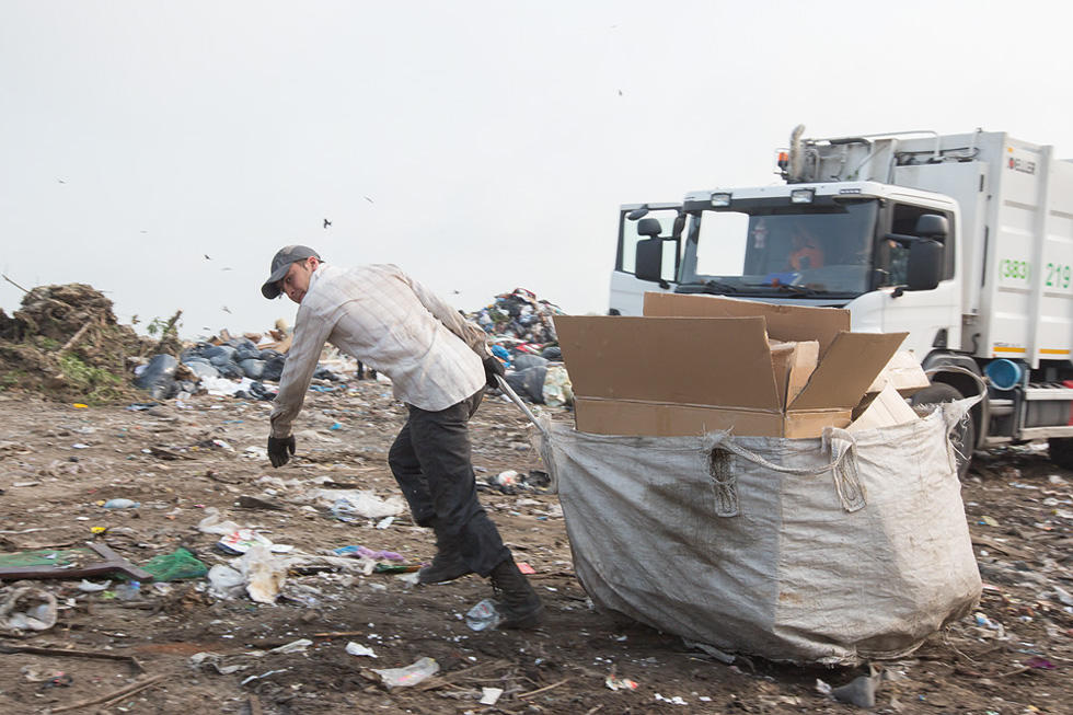 Фотография: Сваливаем: Репортаж с крупнейшей в Новосибирске свалки мусора №17 - BigPicture.ru