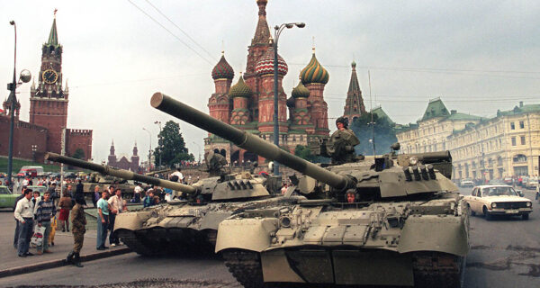 Самые яркие кадры августовского путча
