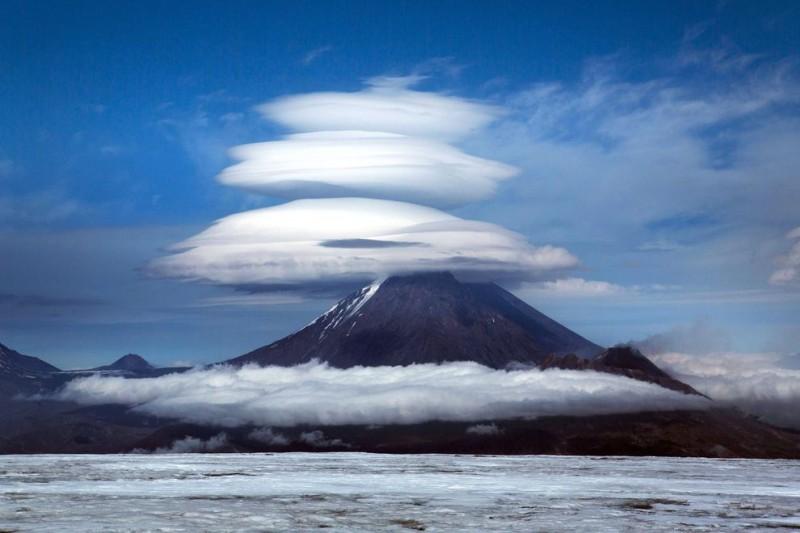 Фотография: Облака на Камчатке, похожие на НЛО №1 - BigPicture.ru