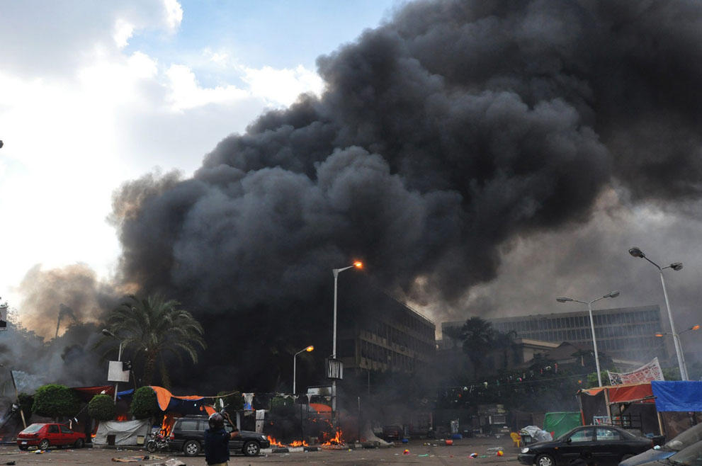 Фотография: Смертельные столкновения в Египте №8 - BigPicture.ru