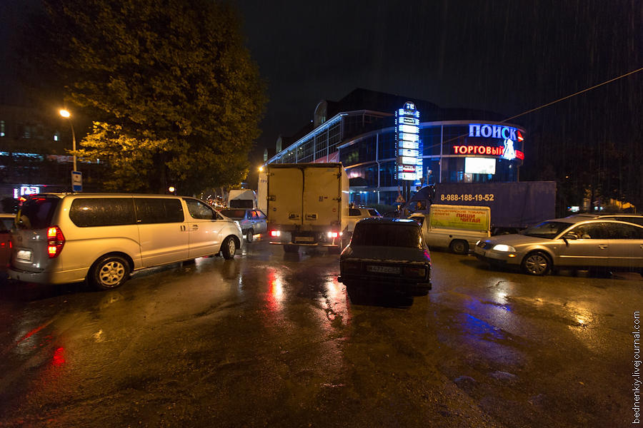 Фотография: В Сочи произошло затопление участков федеральной трассы М-27, развязок и площади ЖД станции Адлер №11 - BigPicture.ru