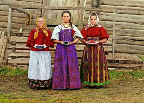 Самые первые цветные портреты жителей России