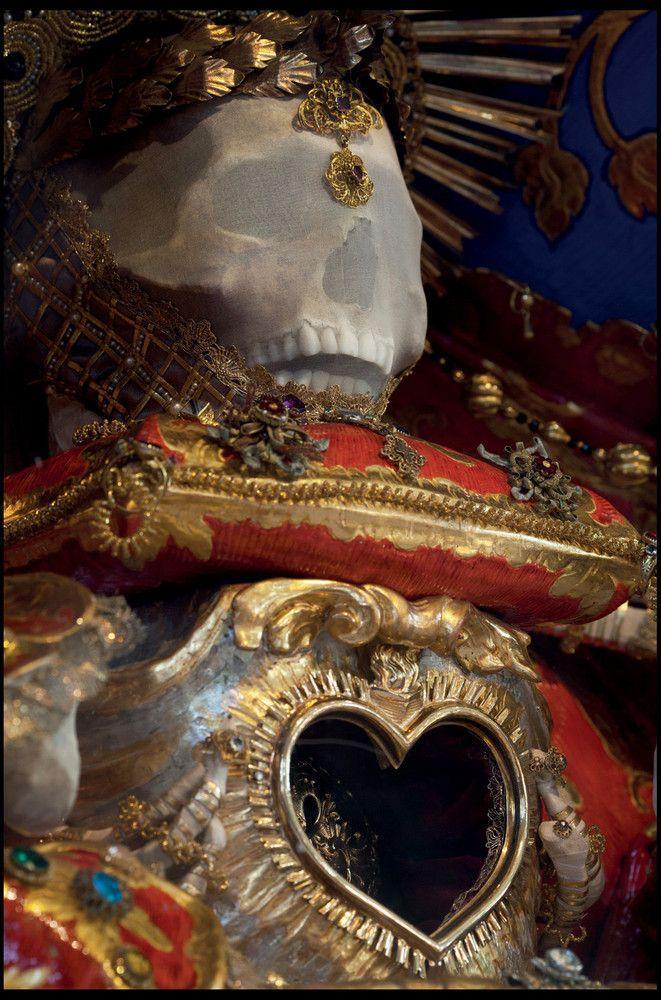 Фотография: Империя смерти и драгоценностей в европейских церквях №4 - BigPicture.ru