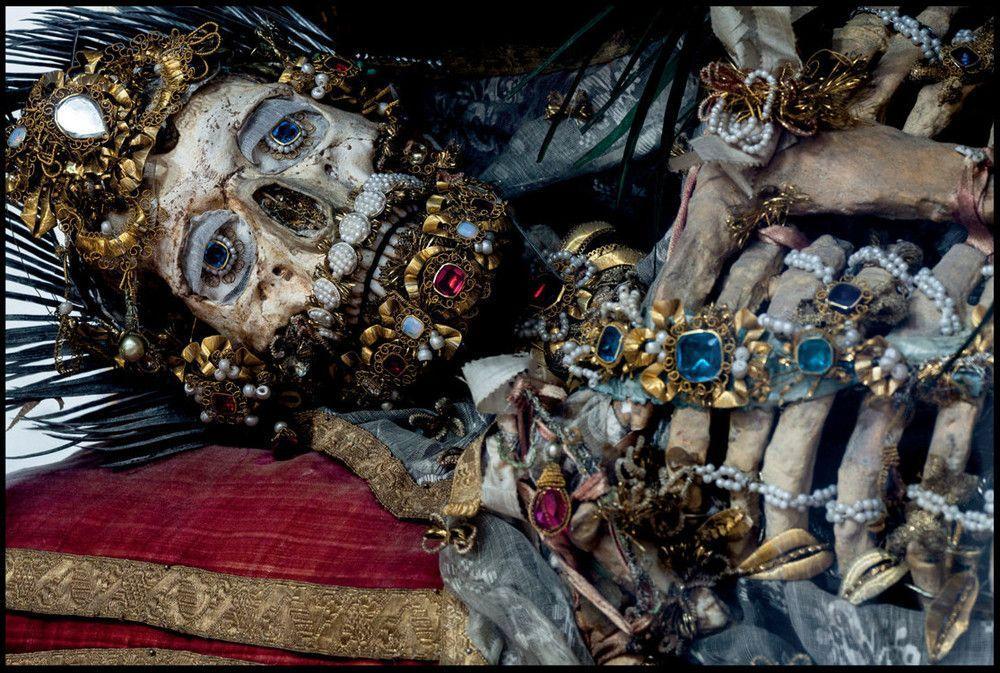 Фотография: Империя смерти и драгоценностей в европейских церквях №13 - BigPicture.ru