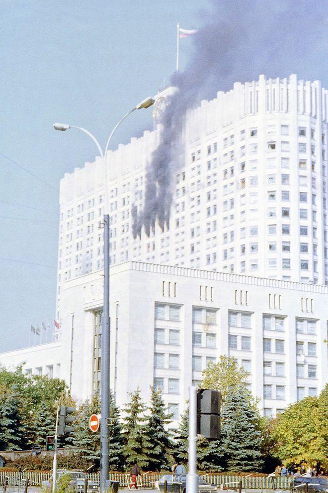 Фотография: Расстрел Дома Советов 4 октября 1993 года №13 - BigPicture.ru