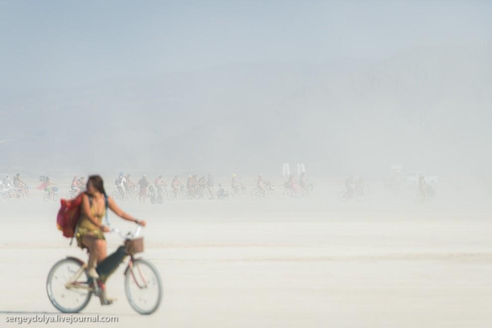 Фотография: Burning Man 2013. 10 000 голых сисек в пустыне №43 - BigPicture.ru