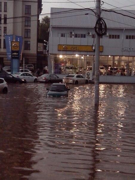 Фотография: Небывалый потоп в Ростове-на-Дону №11 - BigPicture.ru