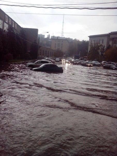 Фотография: Небывалый потоп в Ростове-на-Дону №14 - BigPicture.ru