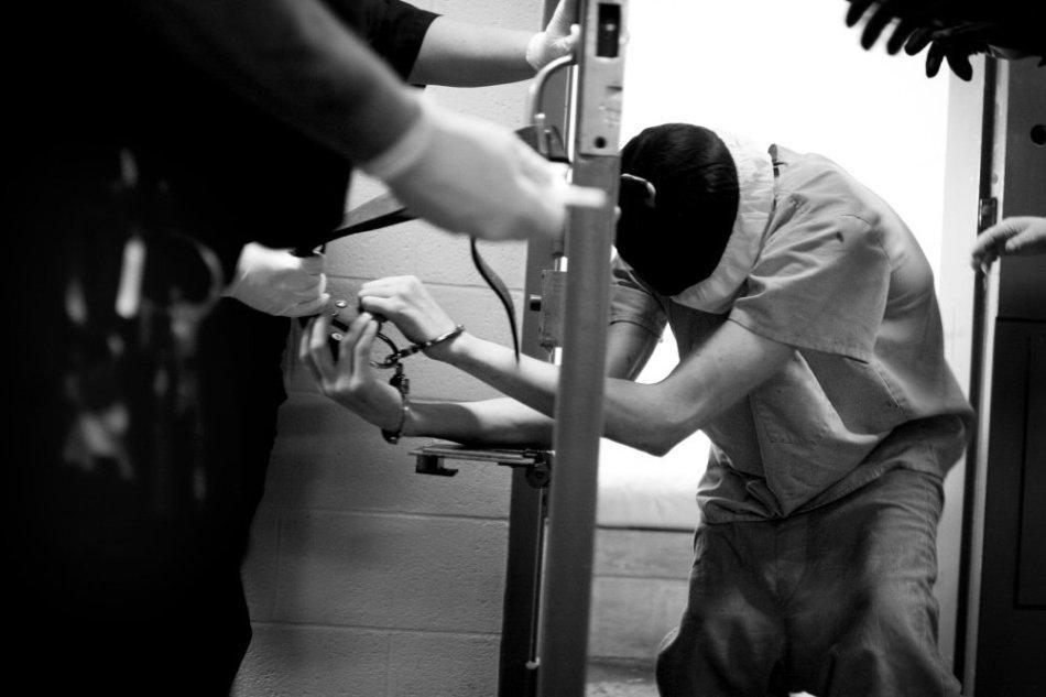 Фотография: Жуткие фотографии душевнобольных в американской тюрьме №11 - BigPicture.ru