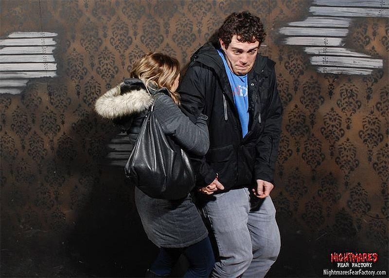 Фотография: И снова испуганные лица посетителей комнаты ужасов №10 - BigPicture.ru