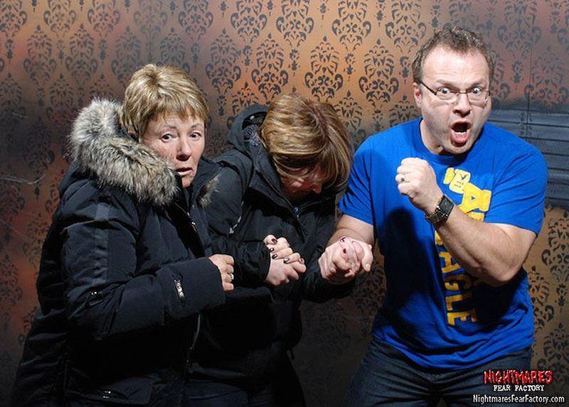 Фотография: И снова испуганные лица посетителей комнаты ужасов №14 - BigPicture.ru