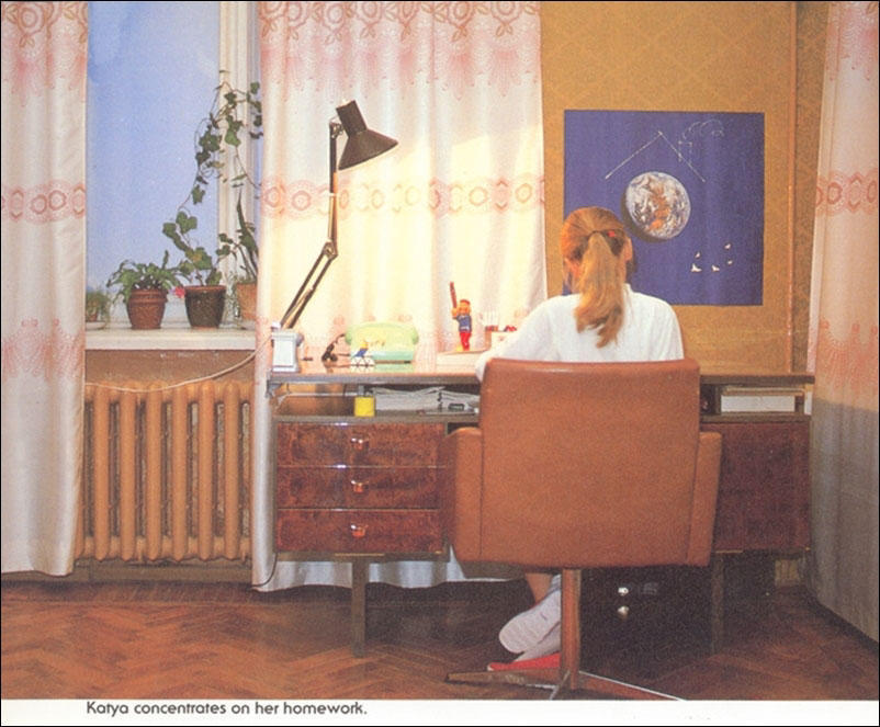 Фотография: Повседневная жизнь московской четвероклассницы Кати в 1987 году №10 - BigPicture.ru
