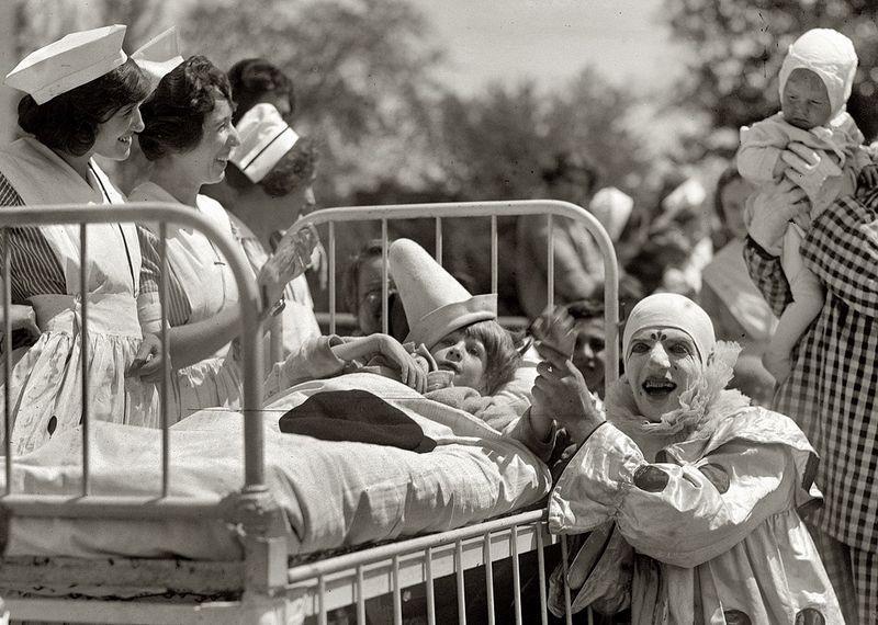Фотография: 20 странных и нелепых костюмов на Хэллоуин со старых фотографий №9 - BigPicture.ru