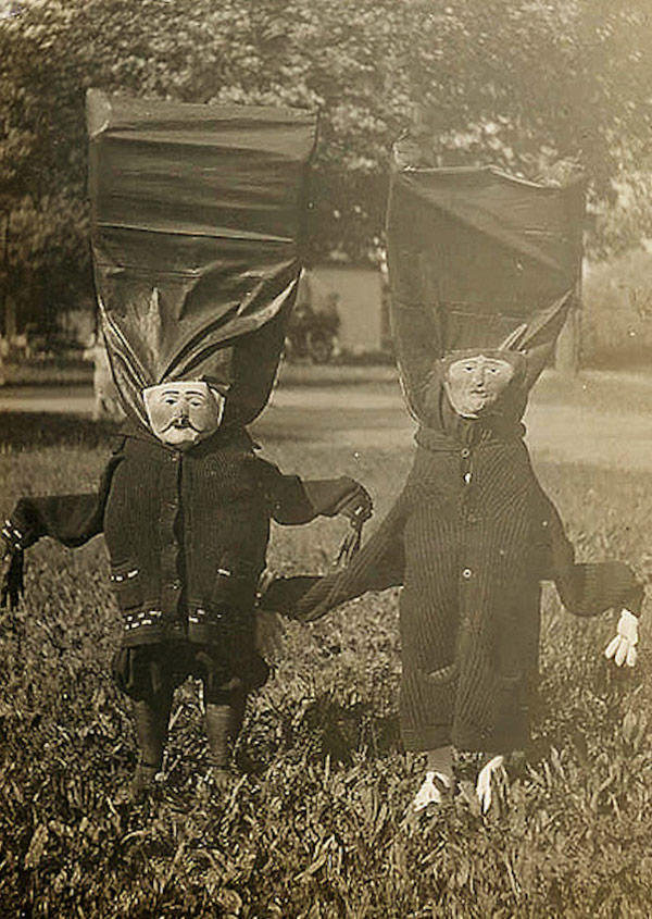 Фотография: 20 странных и нелепых костюмов на Хэллоуин со старых фотографий №10 - BigPicture.ru