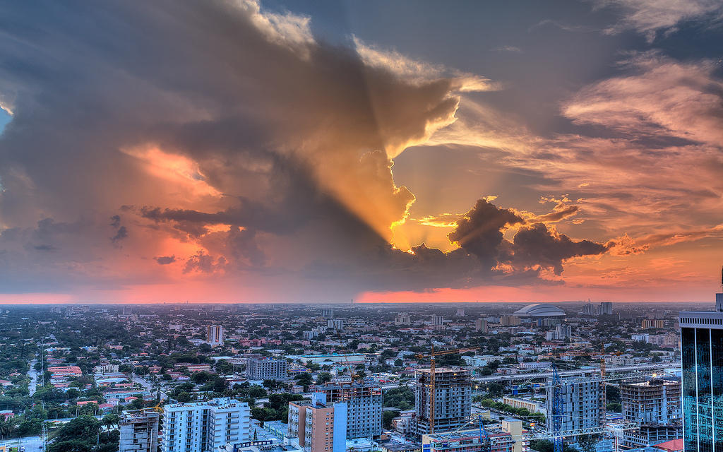 Фотография: Потрясающее небо над Майами №9 - BigPicture.ru
