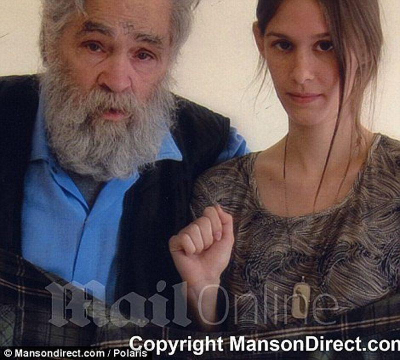 Фотография: Серийный убийца Чарльз Мэнсон женится на 25-летней фанатке №10 - BigPicture.ru