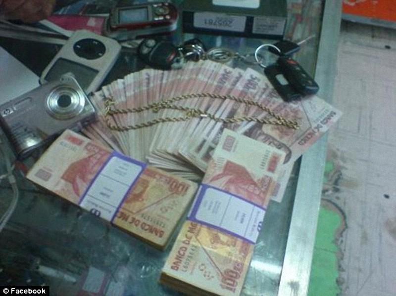 Фотография: Жизнь мексиканской наркомафии на Facebook №13 - BigPicture.ru