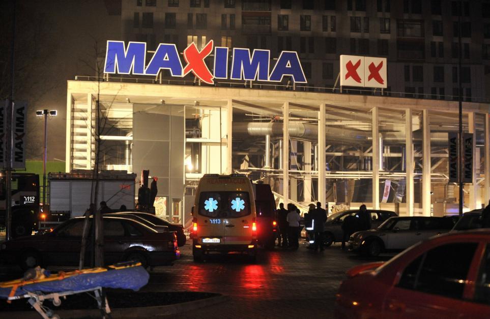 Фотография: Опасный шоппинг: в одном из торговых центров Риги обрушилась крыша №14 - BigPicture.ru