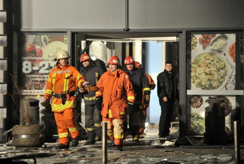 Опасный шоппинг: в одном из торговых центров Риги обрушилась крыша