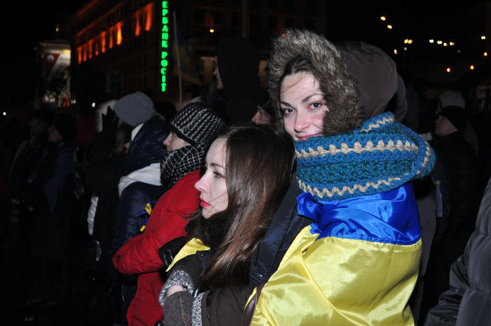 Фотография: Красивые девушки Евромайдана зажигают дух революции №21 - BigPicture.ru
