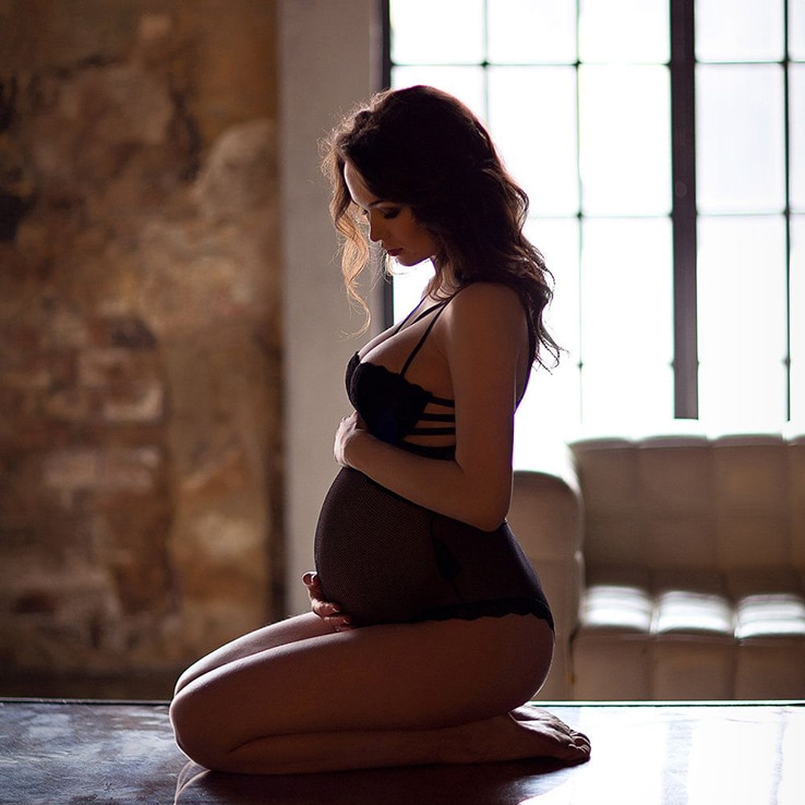 Фотография: Современная фотосессия для беременных в студии №2 - BigPicture.ru