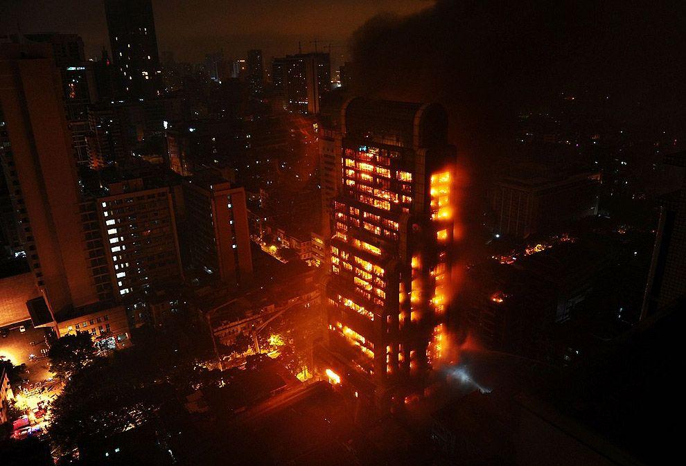 Фотография: Адский пожар в китайском небоскребе №6 - BigPicture.ru
