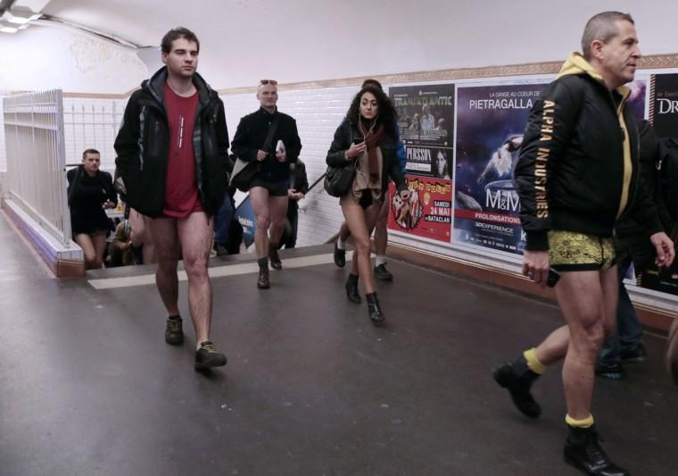 Фотография: Без штанов и стыда: самый яркий флешмоб этой зимы №5 - BigPicture.ru