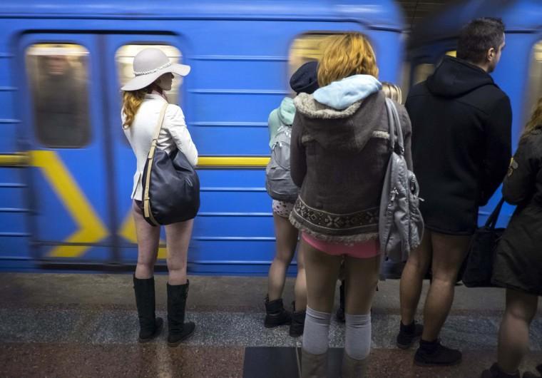Фотография: Без штанов и стыда: самый яркий флешмоб этой зимы №3 - BigPicture.ru