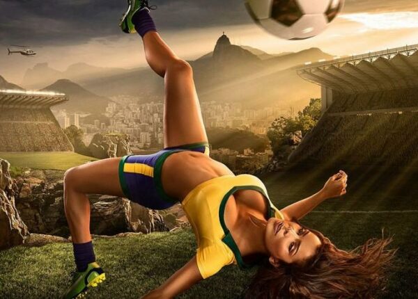 Футбол и девушки: представлен эротический календарь чемпионата мира