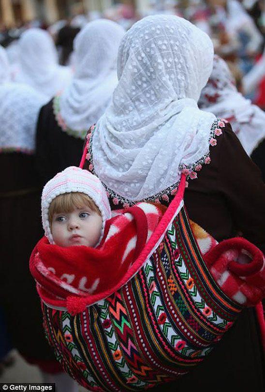 Фотография: Как проходят свадьбы болгарских мусульманских горцев №13 - BigPicture.ru
