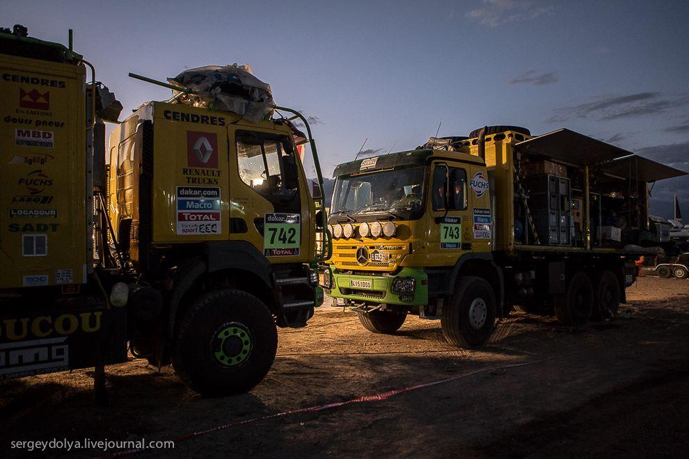 Фотография: Дакар 2014. Ночь в Бивуаке №10 - BigPicture.ru