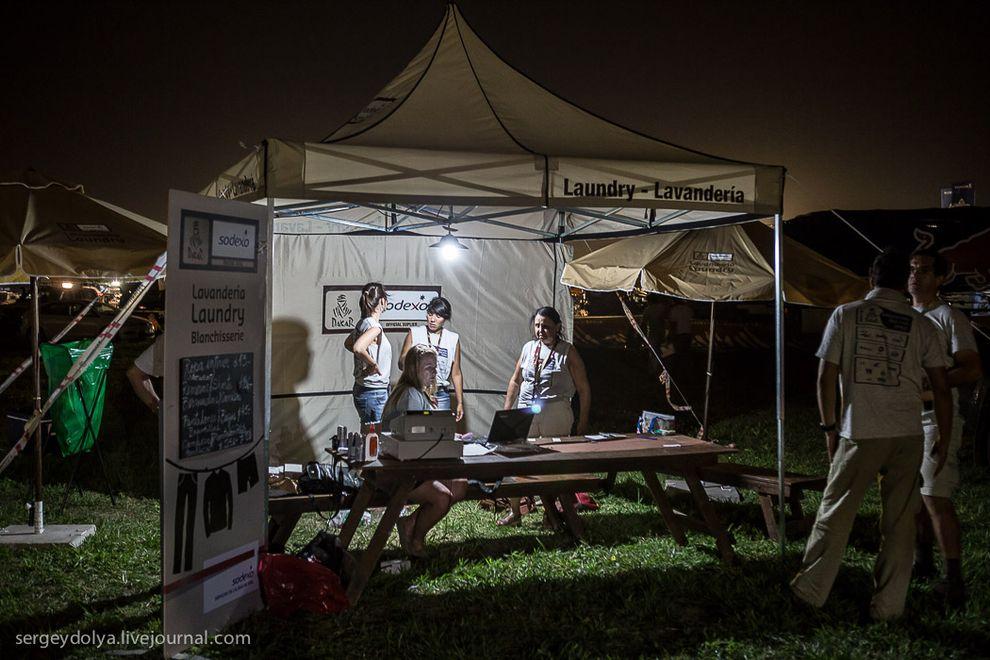 Фотография: Дакар 2014. Ночь в Бивуаке №13 - BigPicture.ru