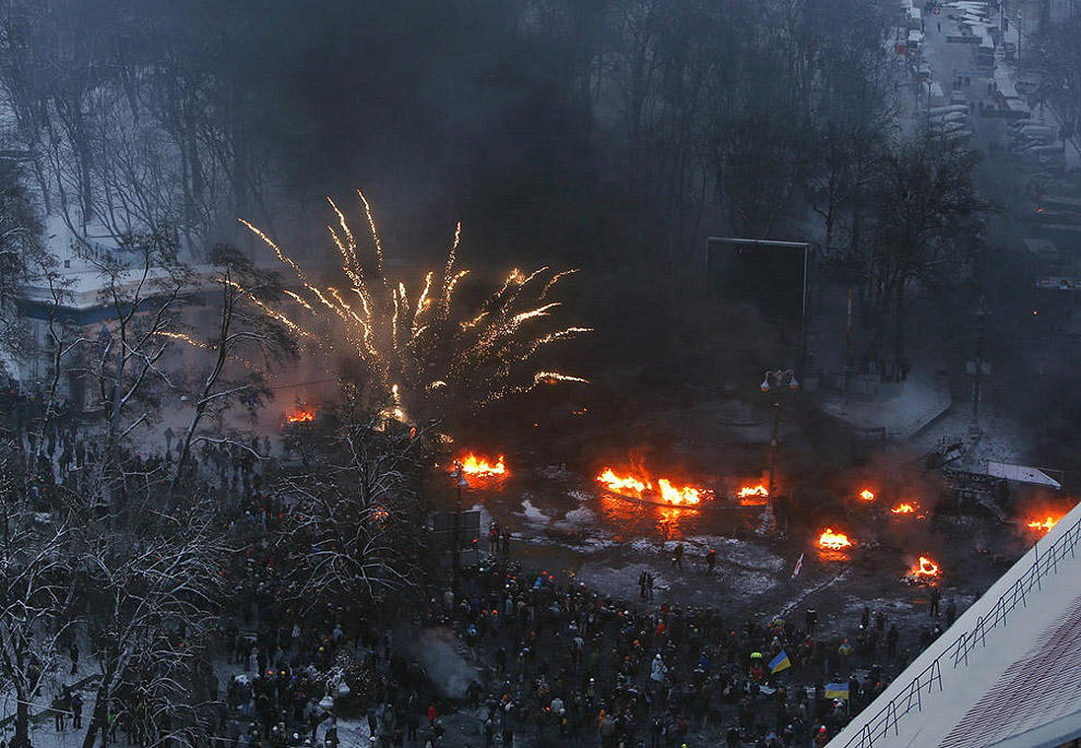 Фотография: Самые невероятные и удивительные фотографии противостояния в Украине №7 - BigPicture.ru