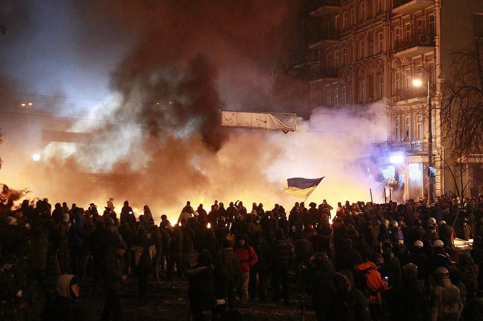 Фотография: Самые невероятные и удивительные фотографии противостояния в Украине №28 - BigPicture.ru