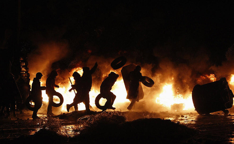 Фотография: Самые невероятные и удивительные фотографии противостояния в Украине №30 - BigPicture.ru