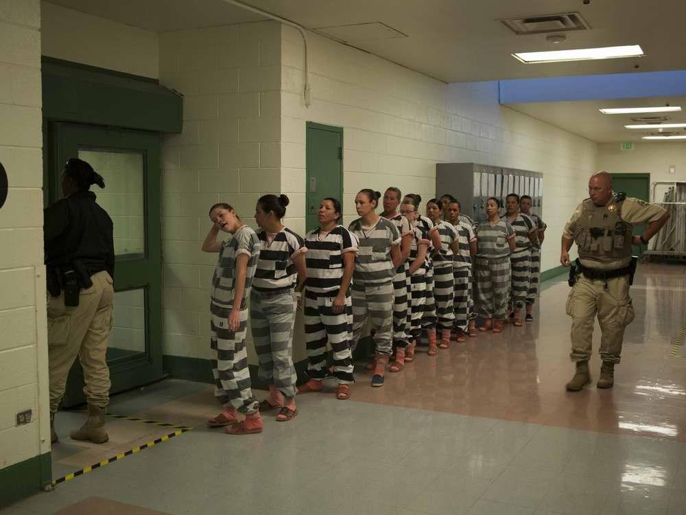 Фотография: Скованные одной цепью: арестантские будни женщин-заключенных в одной из тюрем США №6 - BigPicture.ru
