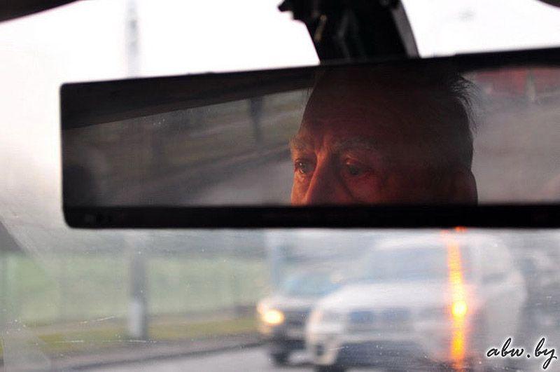 Фотография: Белорусский пенсионер колесит на самодельном автомобиле 
