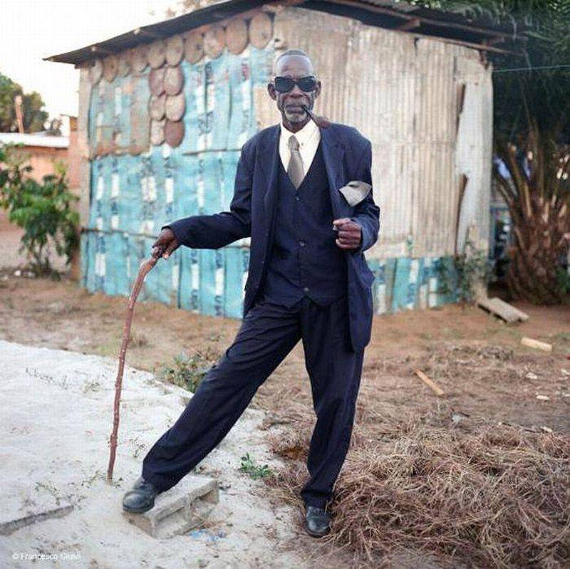Фотография: Сообщество элегантных людей: фоторепортаж о стилягах из Конго №13 - BigPicture.ru