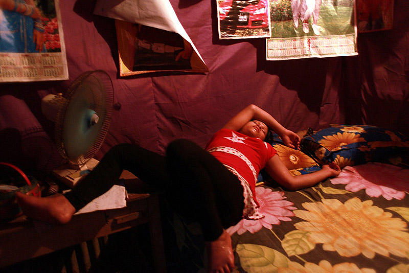 Фотография: Украденное детство - Девочки-проститутки из Бангладеш №24 - BigPicture.ru