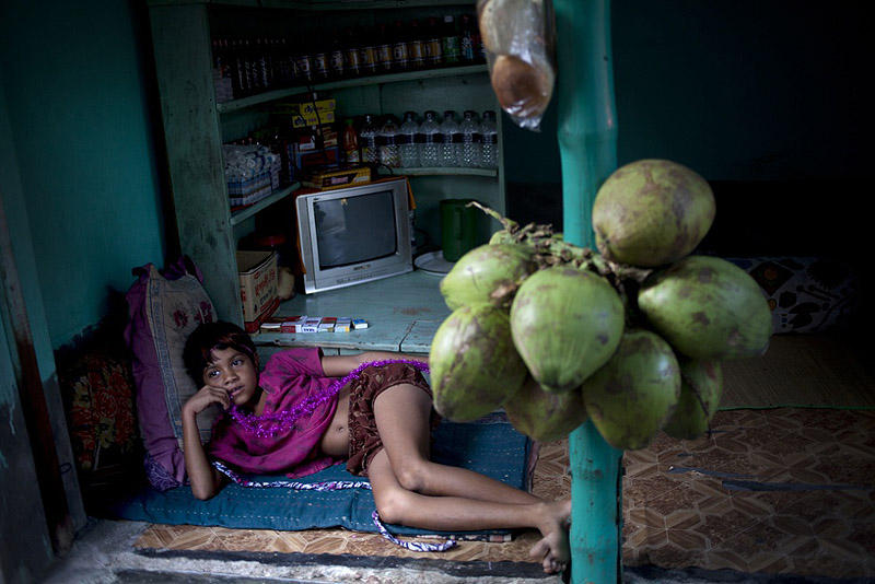 Фотография: Украденное детство - Девочки-проститутки из Бангладеш №44 - BigPicture.ru
