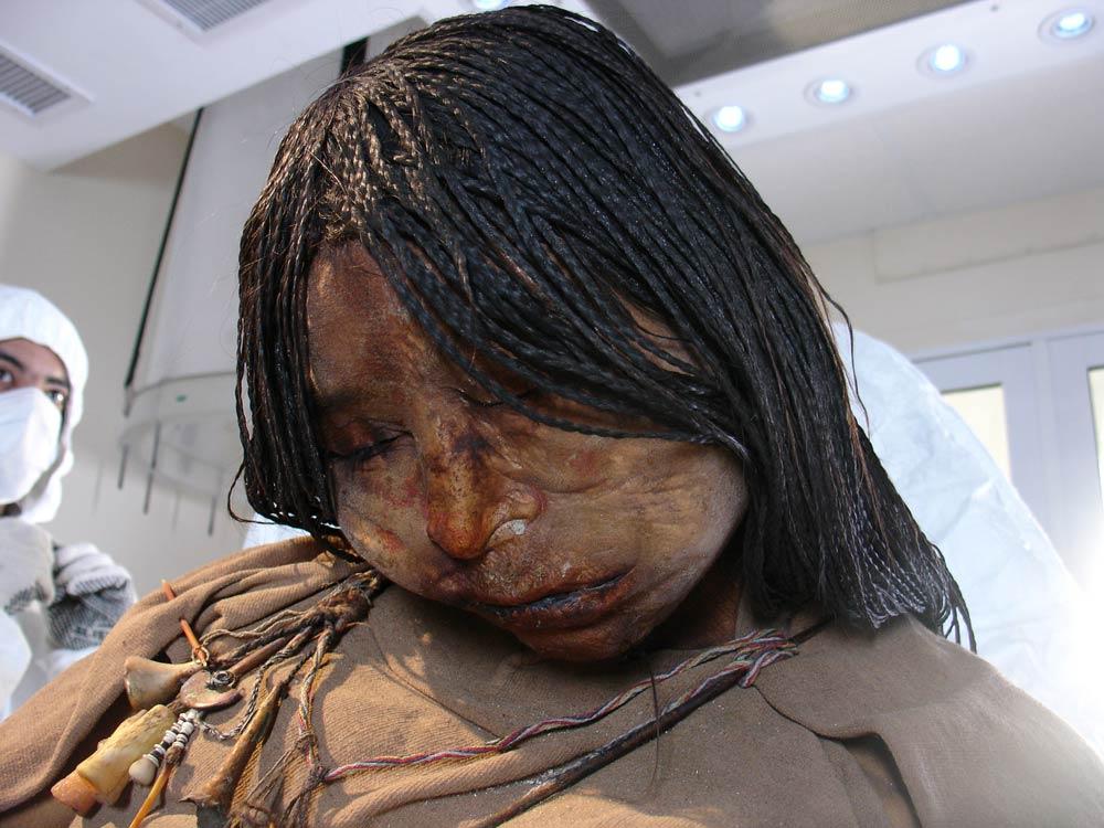 Фотография: Инкские мумии принесенных в жертву детей и женщин №3 - BigPicture.ru