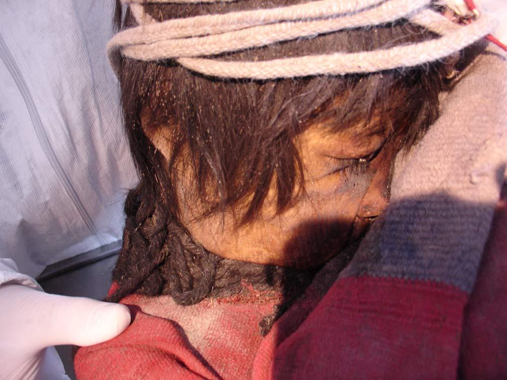 Фотография: Инкские мумии принесенных в жертву детей и женщин №5 - BigPicture.ru