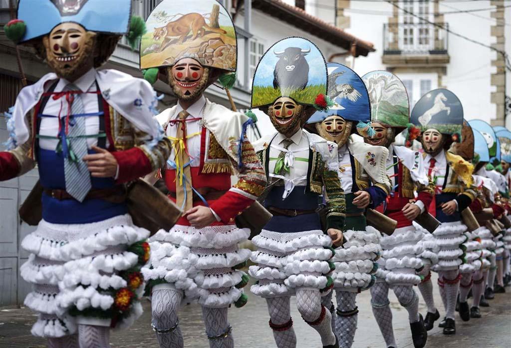 Фотография: 20 ярких кадров карнавалов со всего света №14 - BigPicture.ru