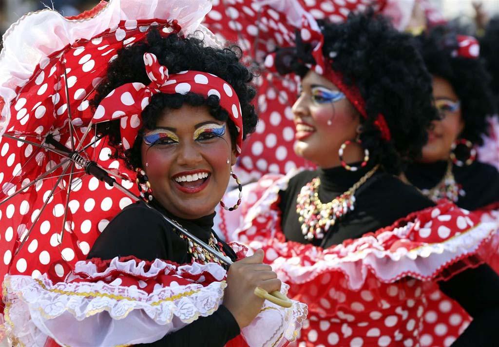 Фотография: 20 ярких кадров карнавалов со всего света №15 - BigPicture.ru