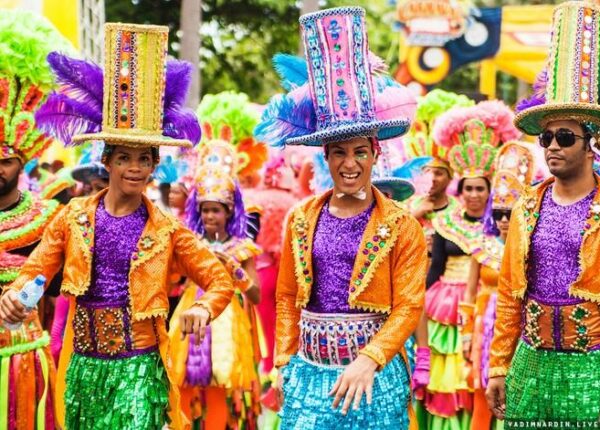 Карнавал в Доминикане в Санто-Доминго